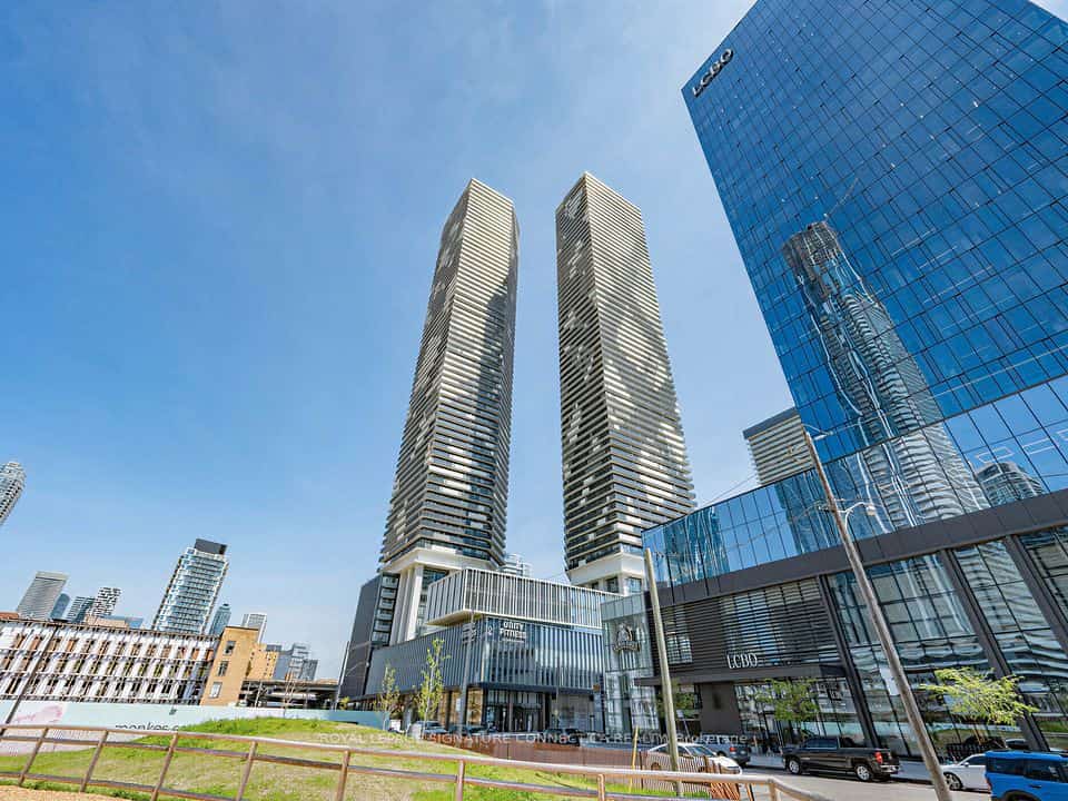 138 Downes Street #805, Toronto, ON M5E 0E4