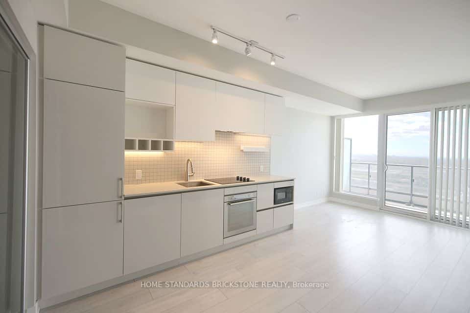 898 Portage Parkway #6008, Vaughan, ON L4K 0J6