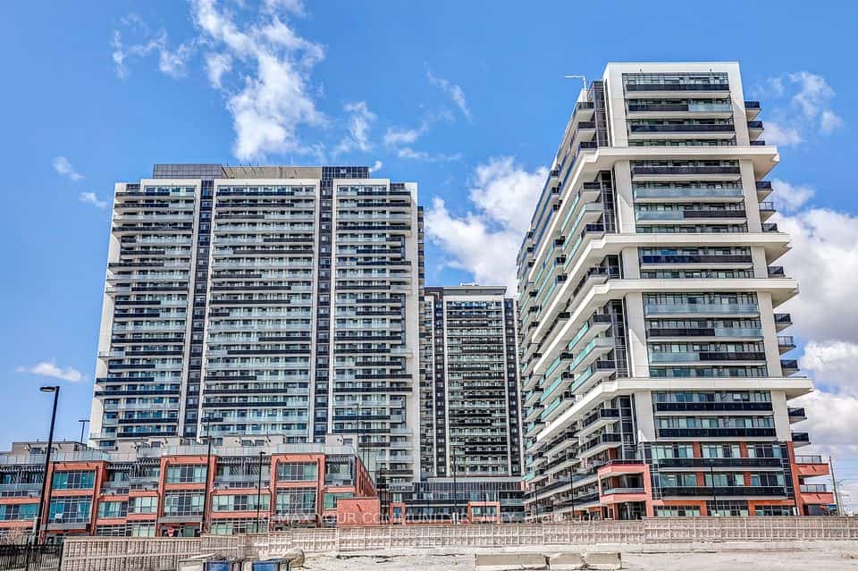 2545 Simcoe Street N #917, Oshawa, ON L1L 0W3