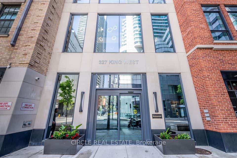 327 King Street W #2705, Toronto, ON M5V 0W7