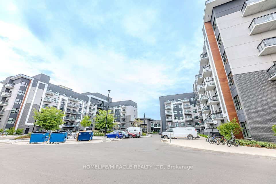 102 Grovewood Common #215, Oakville, ON L6H 0X2