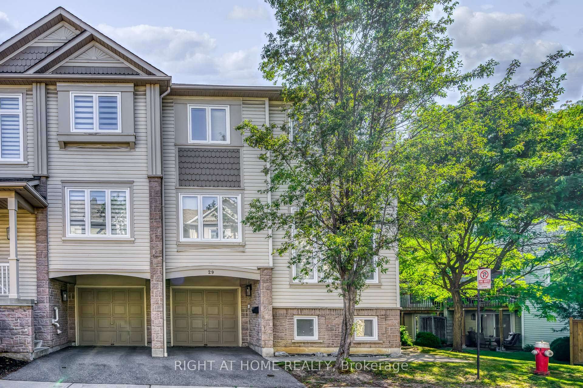 7101 Branigan Gate #29, Mississauga, ON L5N 7S2