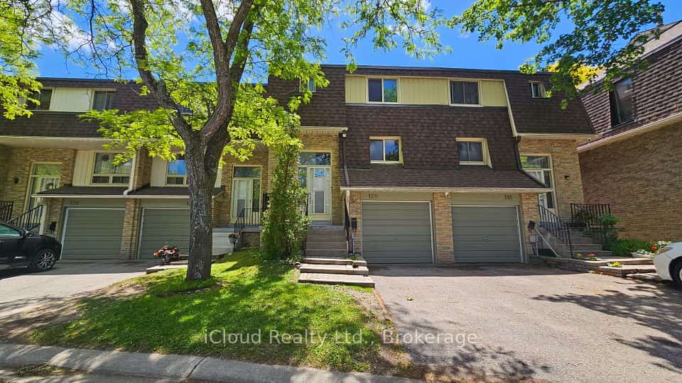 371 Orton Park #120, Toronto, ON M1G 3V1