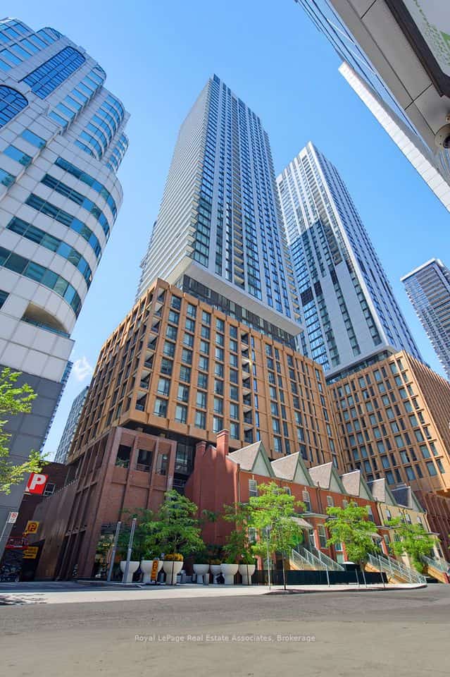 8 Widmer Street #2403, Toronto, ON M5V 0W6