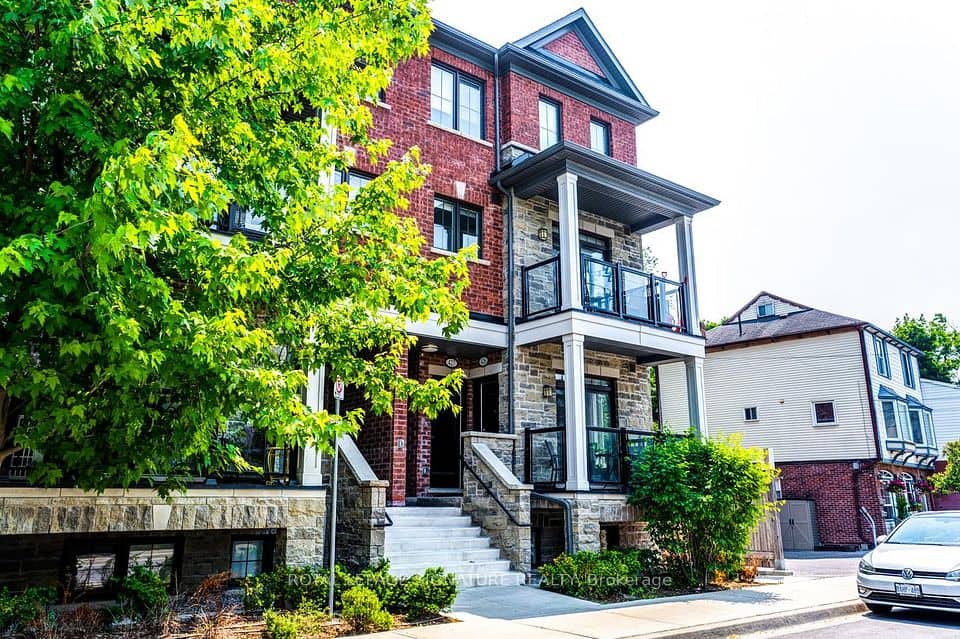 201 Pine Grove Rd Pine, Vaughan