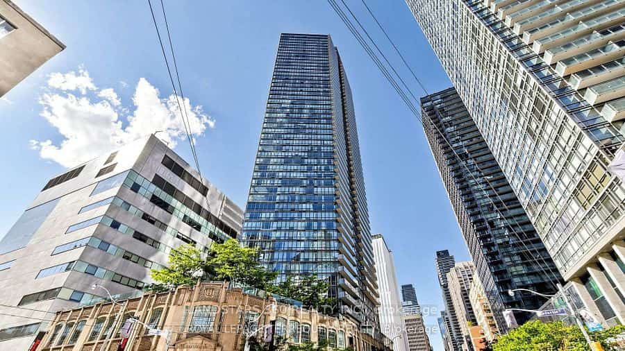 832 Bay Street #2509, Toronto, ON M5S 1Z6