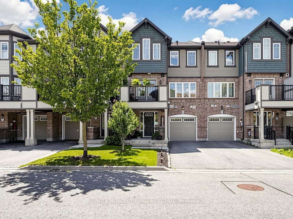 8 Deancrest Road, Brampton, ON L7A 0W1