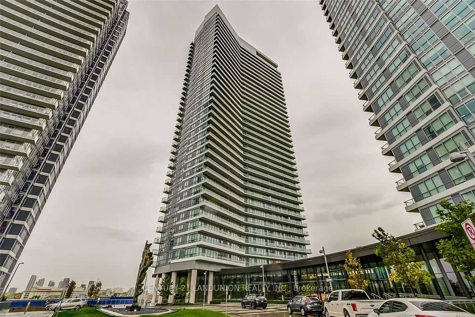 117 Mcmahon Drive, Toronto