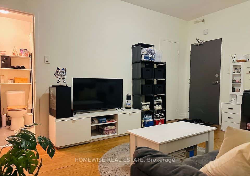 1 Triller Avenue #209, Toronto, ON M6K 3B7