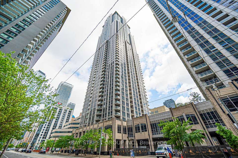 763 Bay Street #4105, Toronto, ON M5G 2R3