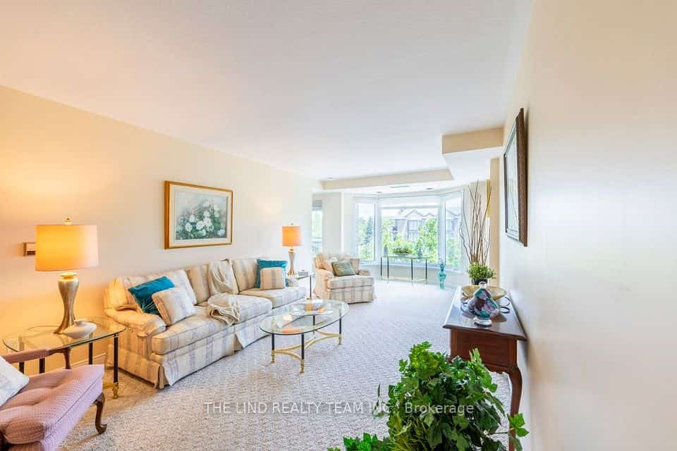 85 Wellington Street W #312, Aurora, ON L4G 2P2