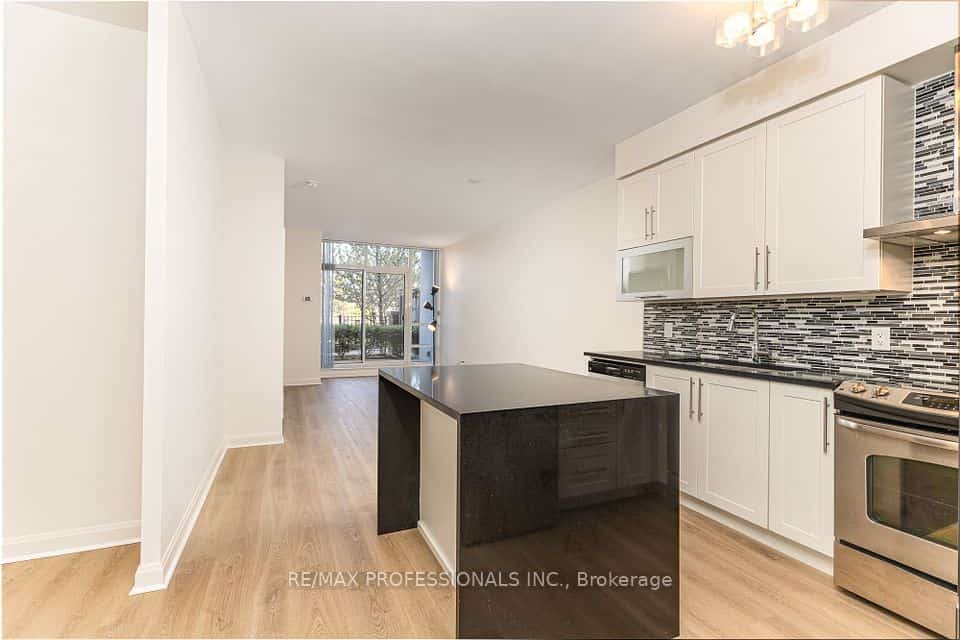1 Michael Power Place #101, Toronto, ON M9A 0A1