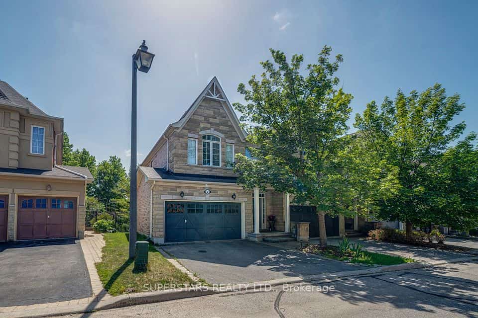 280 Paradelle Drive #4, Richmond Hill, ON L4E 0C9