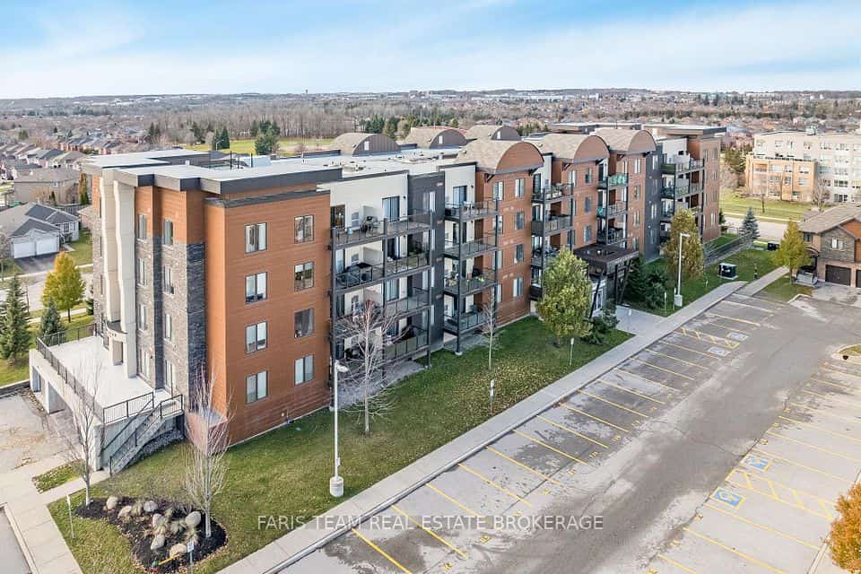 100 Dean Avenue #207, Barrie, ON L9J 0H1