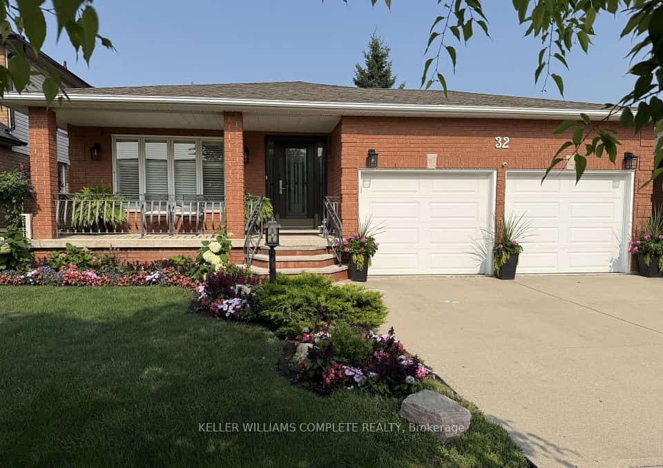 32 Highbury Drive, Hamilton, ON L8J 2T4