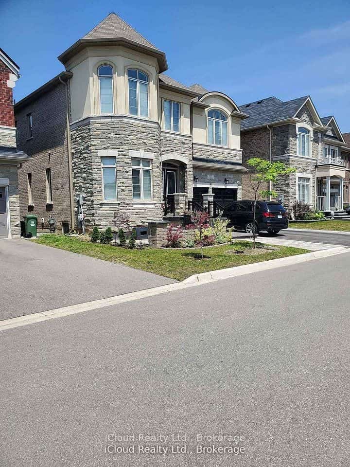 227 Humphrey Street, Hamilton, ON L8B 1X4