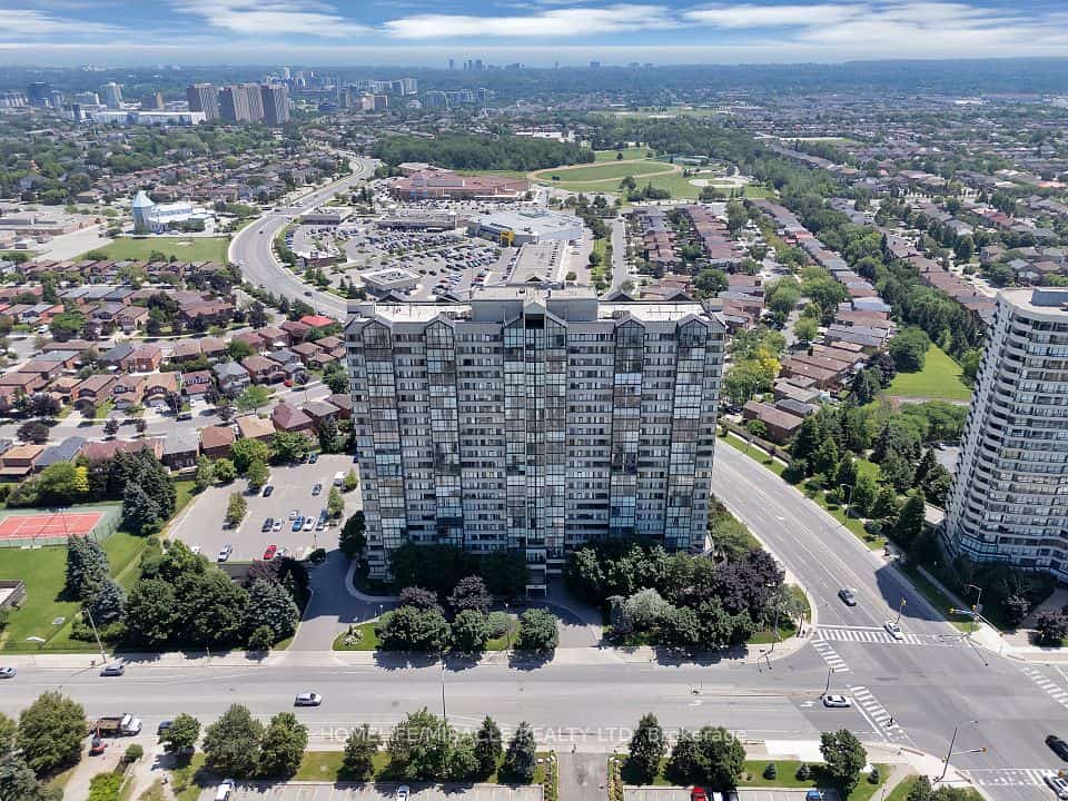 350 Webb Drive #112, Mississauga, ON L5B 3W4
