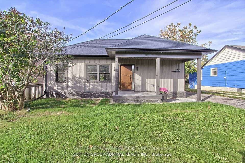 836 Montsell Avenue, Georgina, ON L0E 1S0