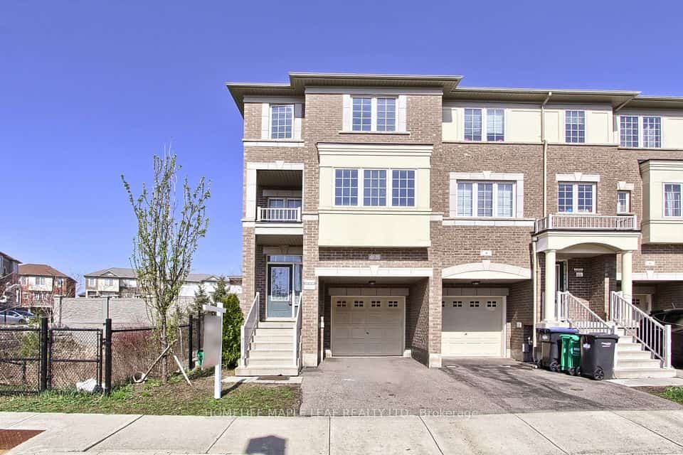 2 Cedarland Road E, Brampton, ON L6Y 6E5