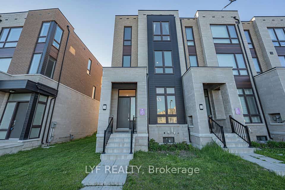 20 Lord Melborne Street, Markham, ON L6C 0Z5
