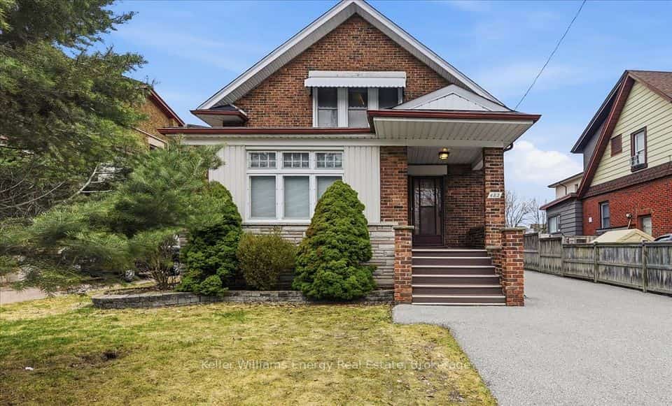 482 Simcoe Street N, Oshawa, ON L1G 4T6
