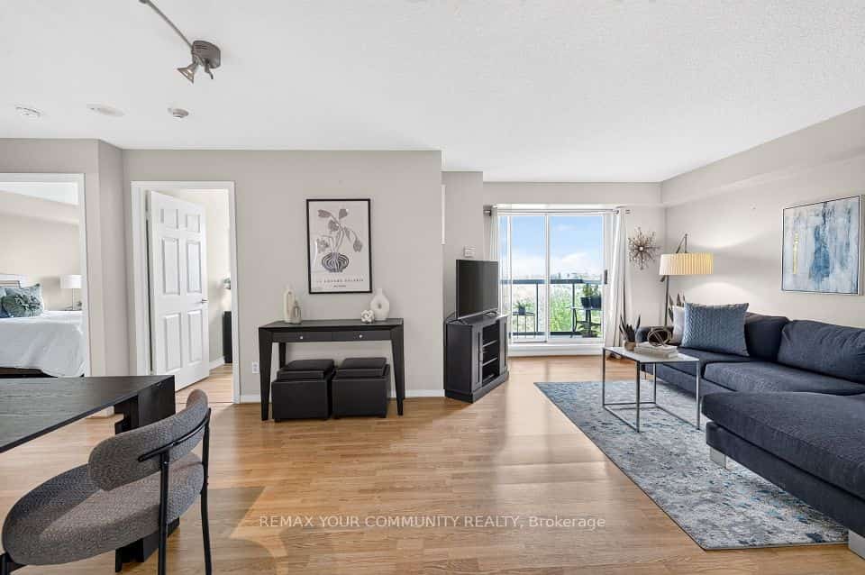 3 ELLESMERE Street #721, Richmond Hill, ON L4B 4N2