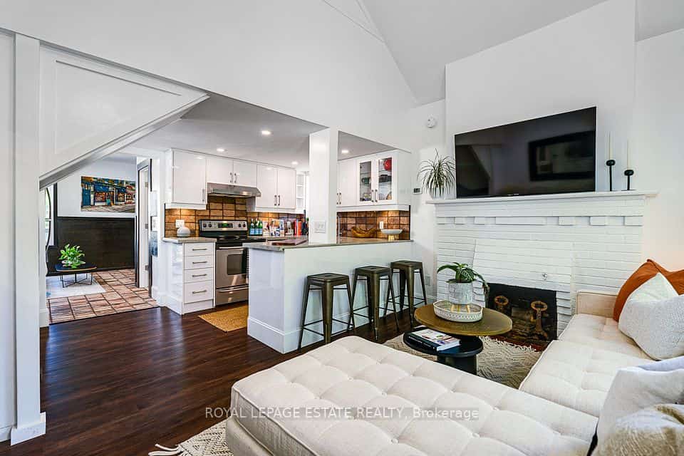 215 Pickering Street, Toronto, ON M4E 3J9