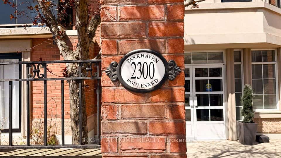 2300 Parkhaven Boulevard #308, Oakville, ON L6H 6V9