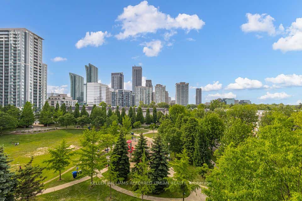 55 Harrison Garden Boulevard #510, Toronto, ON M2N 7G3