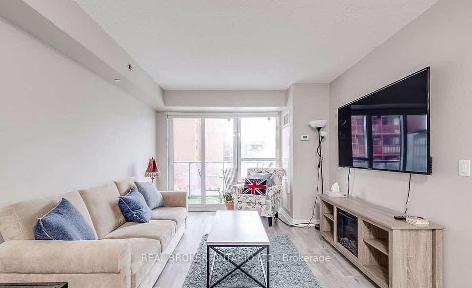 Cranbrooke Village, Toronto
