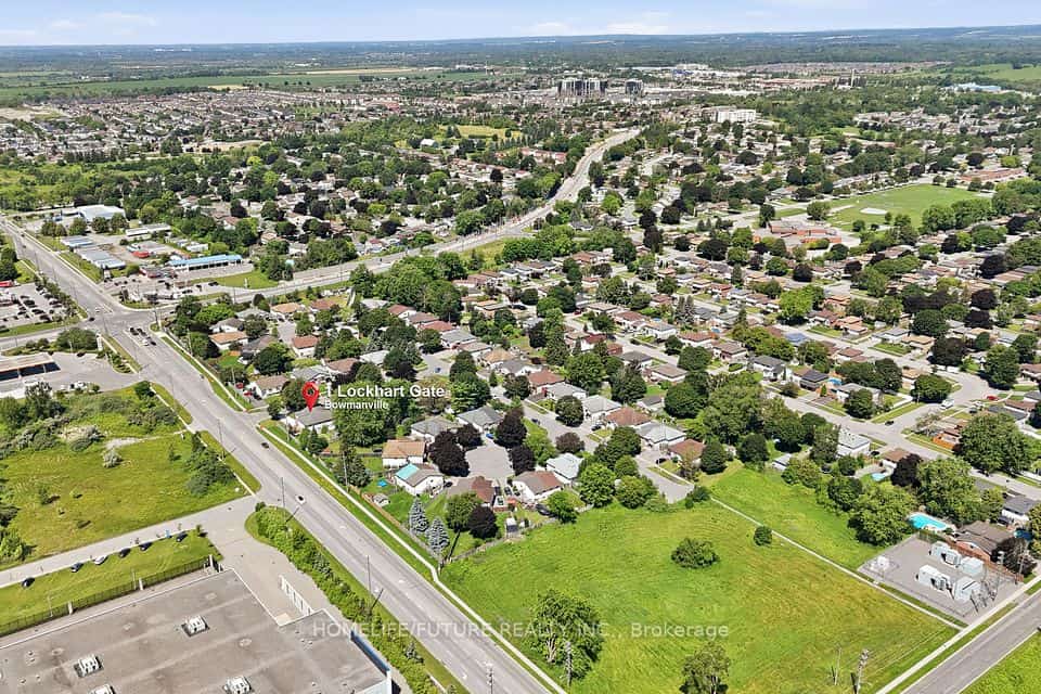 1 Lockhart Gate, Clarington, ON L1C 4K9