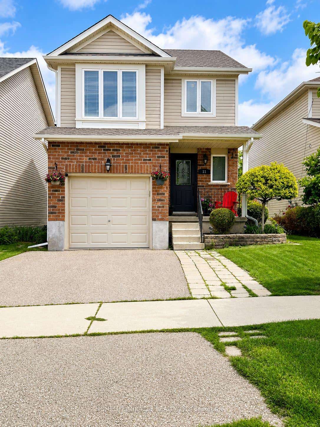 11 Reistview Street, Kitchener, ON N2E 4H1