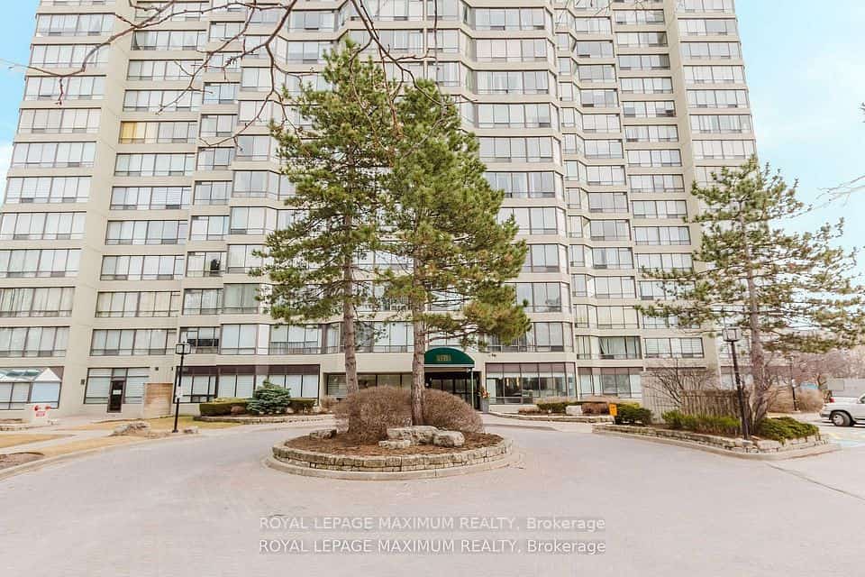 26 Hanover Road #1101, Brampton, ON L6S 4T2