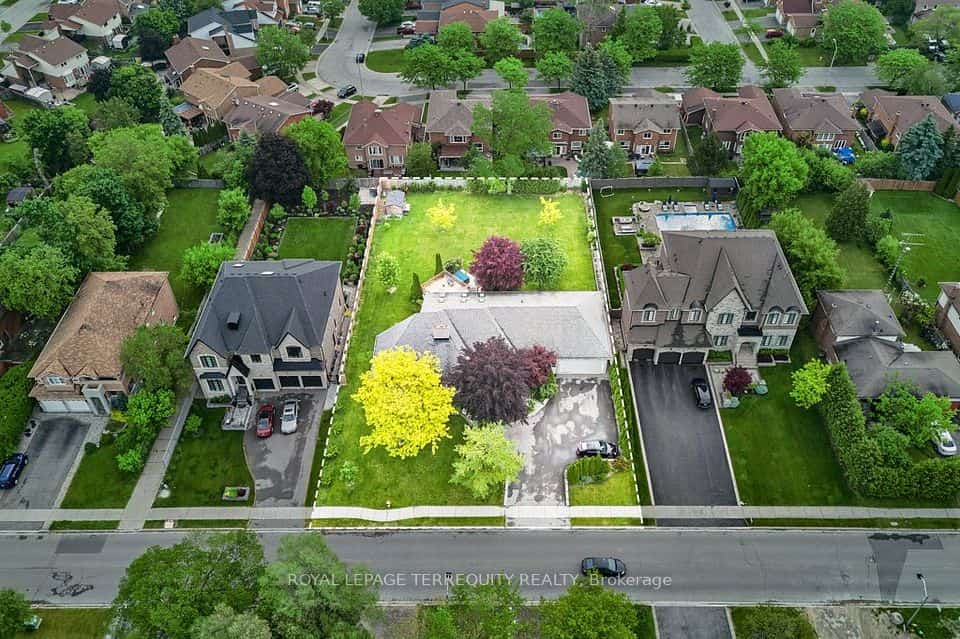 1449 Rosebank Road, Pickering, ON L1V 1P3