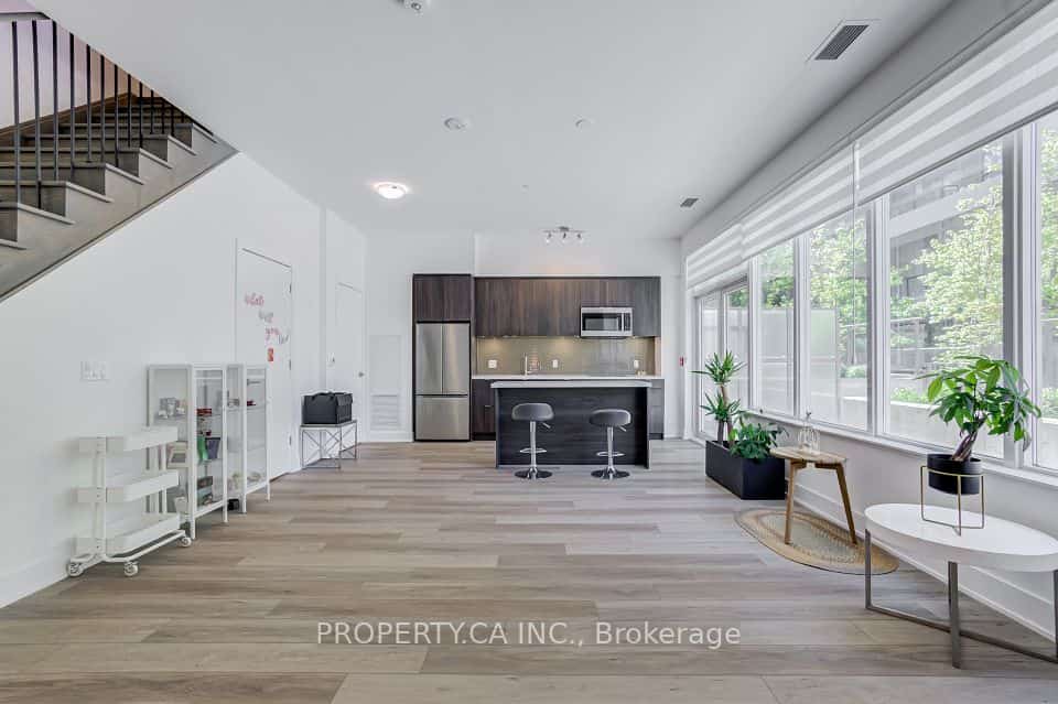 2 Teagarden Court N #102, Toronto, ON M2N 0L6