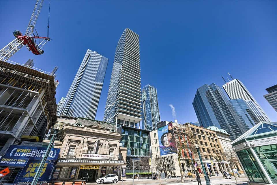 224 King Street W #3006, Toronto, ON M5H 0A6