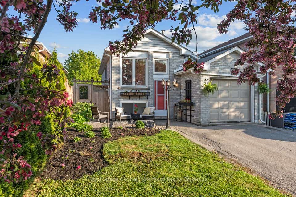 42 Glanville Crescent, Clarington, ON L1C 4L7