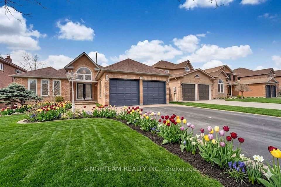 85 Cityview Circle, Barrie, ON L4N 7V1