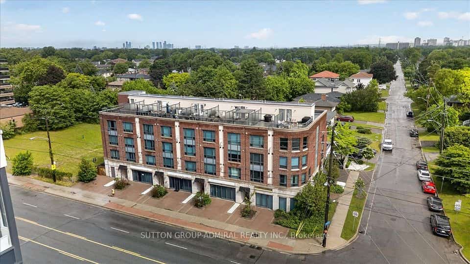 2 Maxwell Street #202, Toronto, ON M3H 2S8