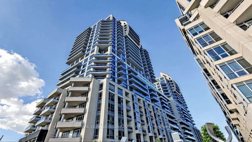 9201 Yonge Street #802, Richmond Hill, ON L4C 6Z2