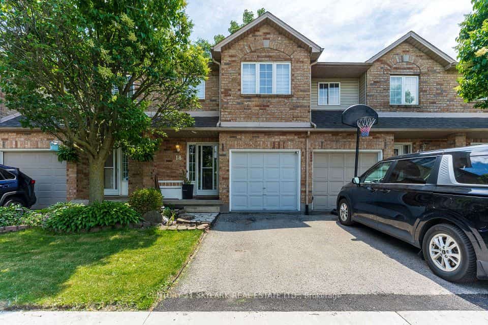 10 Cadham Boulevard #18, Hamilton, ON L8W 3X6