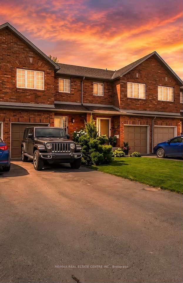 10 Cadham Boulevard #29, Hamilton, ON L8W 3X6