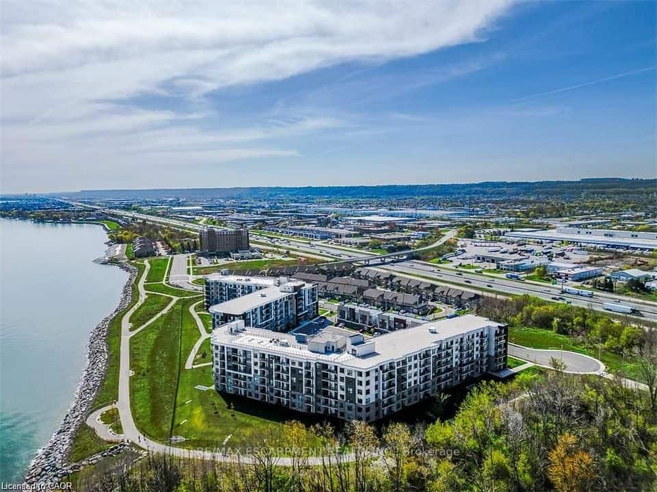 125 Shoreview Placeway, Hamilton