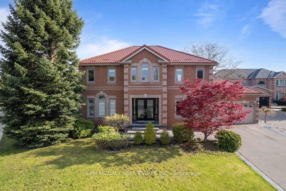 3605 Trelawny Circle, Mississauga, ON L5N 6N8