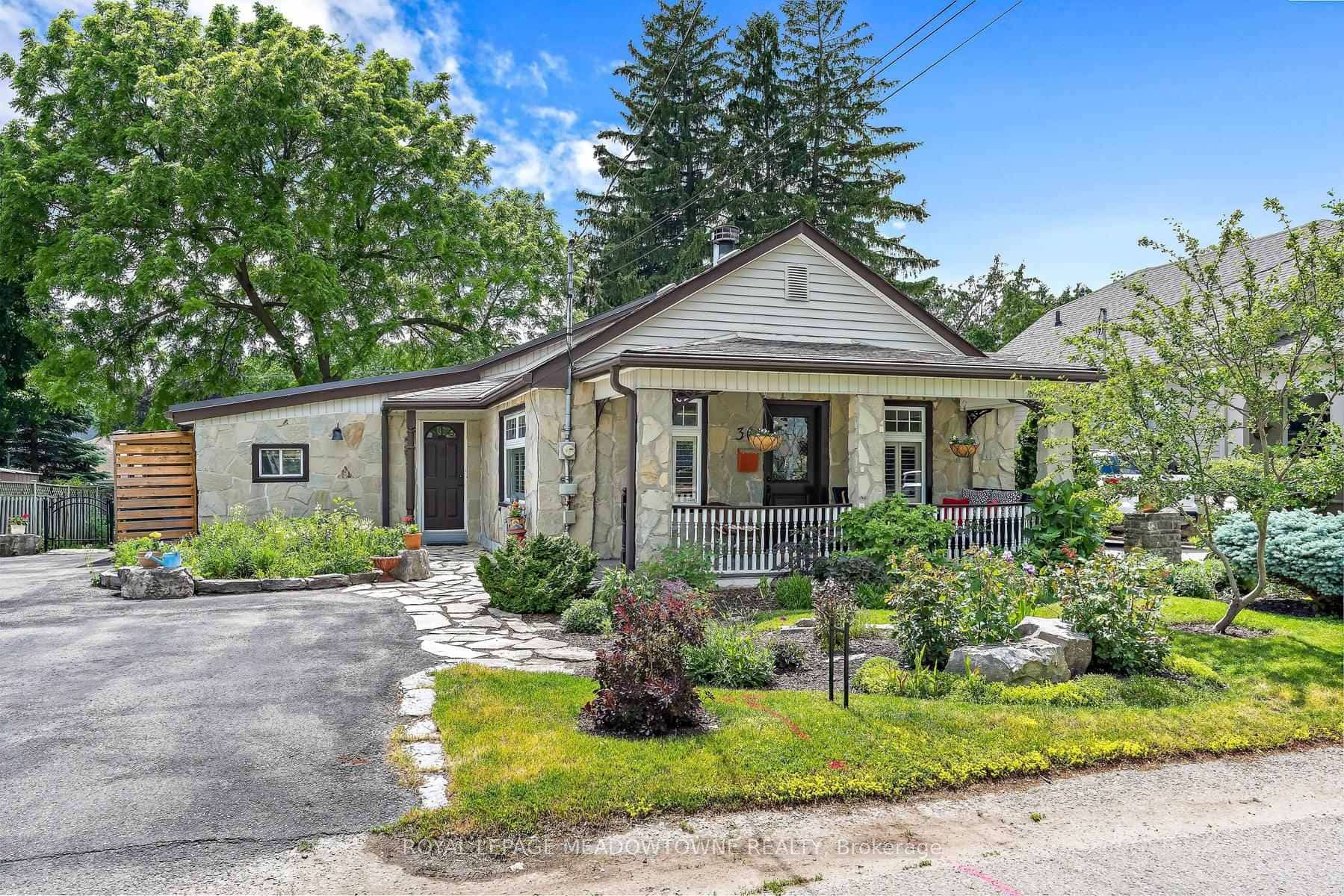 30 Victoria Street, Halton Hills, ON L7G 3N6