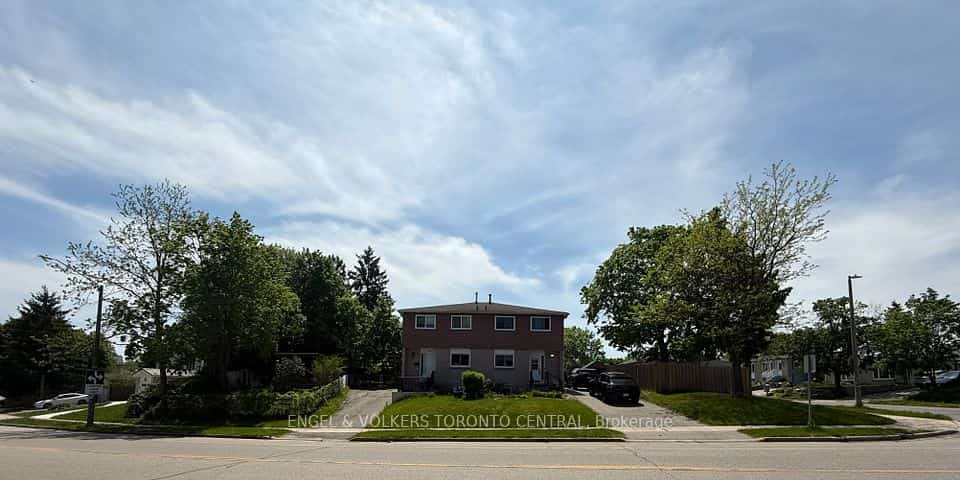 689 College Avenue W, Guelph, ON N1G 2Y2