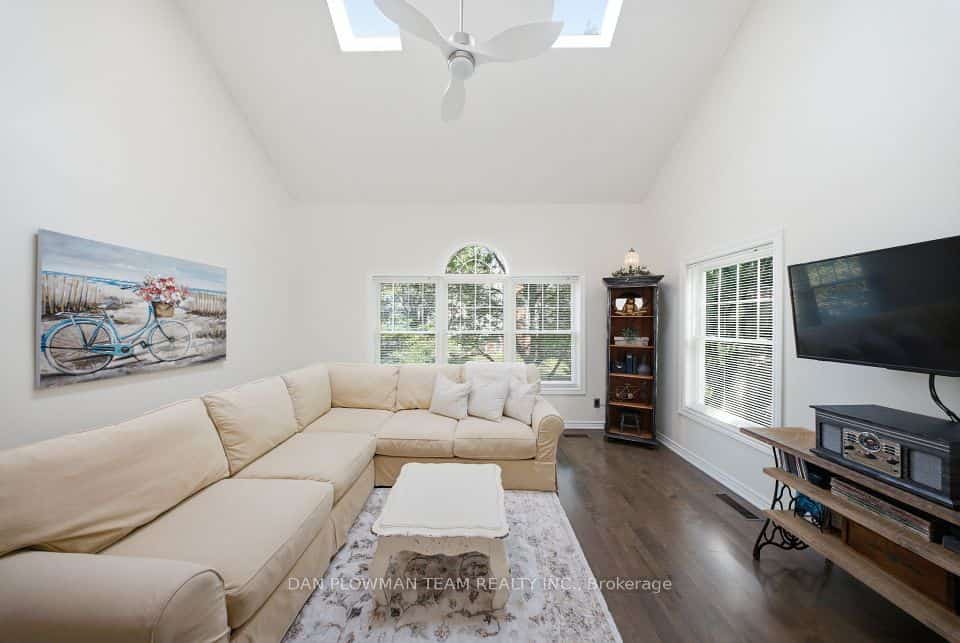 1661 Nash Road, Clarington, ON L1E 1S8