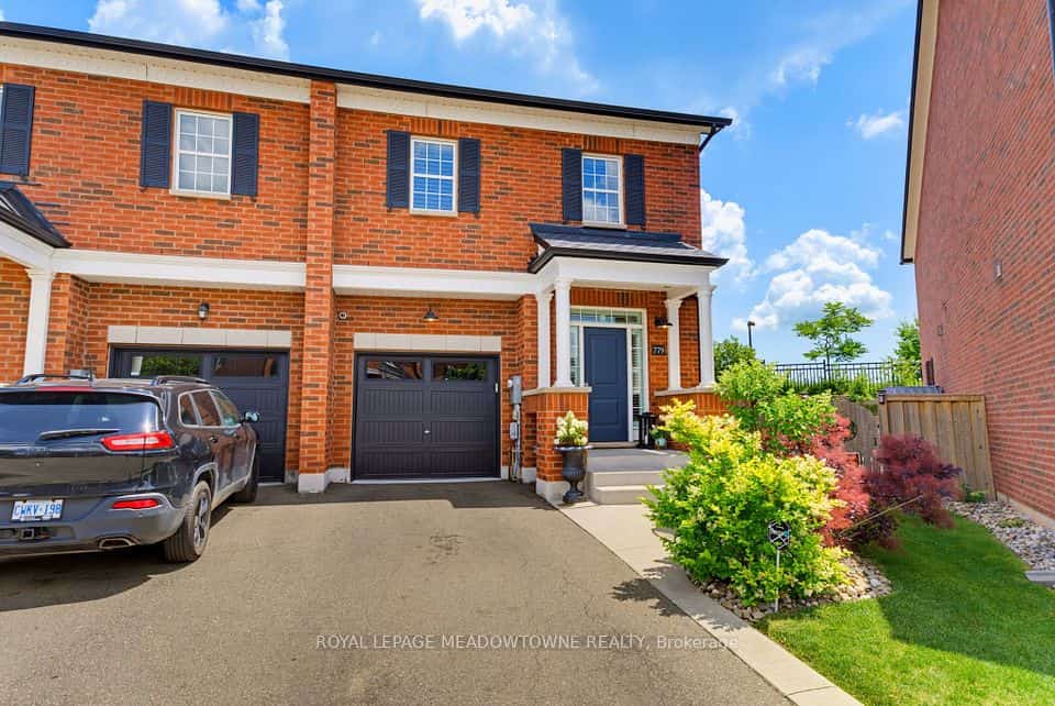 779 Banks Crescent, Milton, ON L9T 9A3