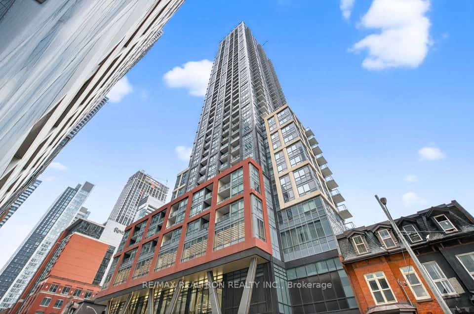 108 Peter Street #4302, Toronto, ON M5V 0W2