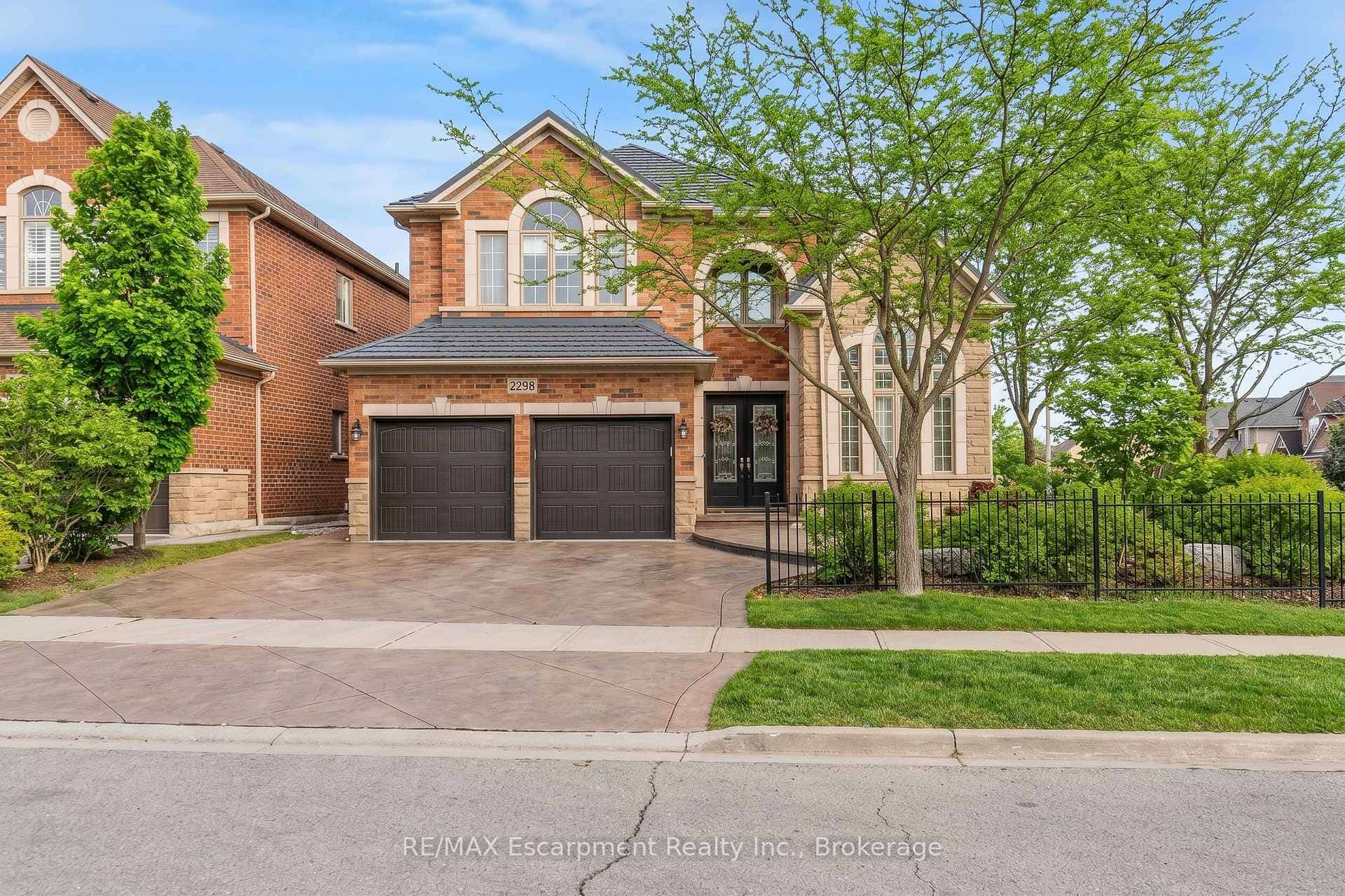 2298 Salcome Drive, Oakville, ON L6H 7N2
